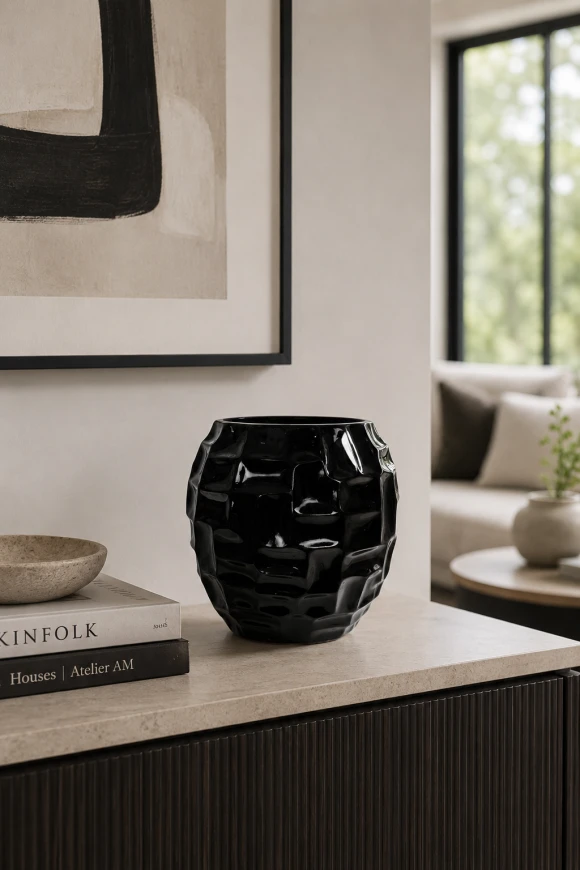 صورة لوعاء V-Pot Mosaic Ball A باللون الأسود مقاس 25x25x25 سم