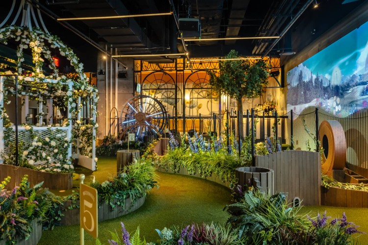 النباتات والزهور الاصطناعية